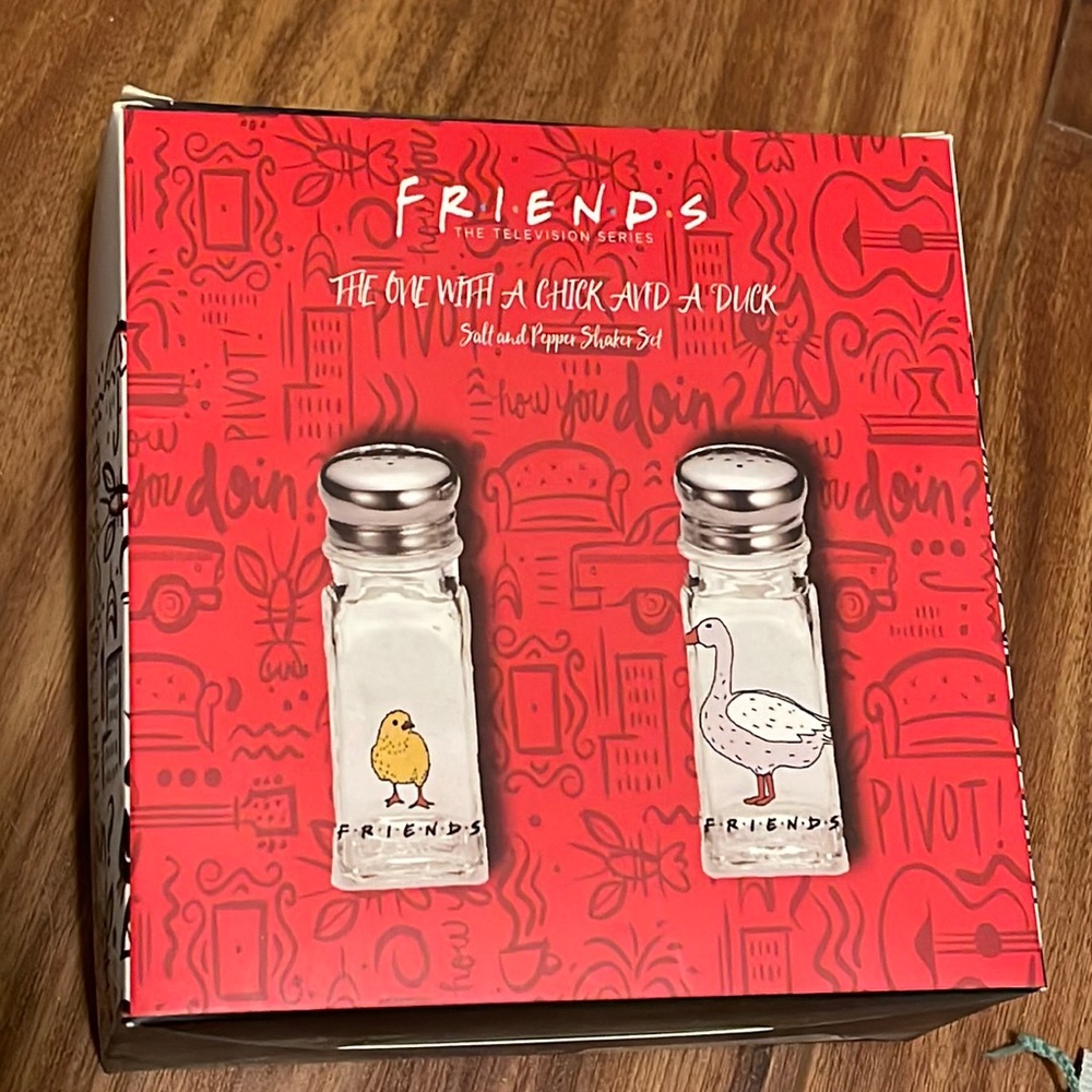 Friends chicken and duck salt and pepper shakers